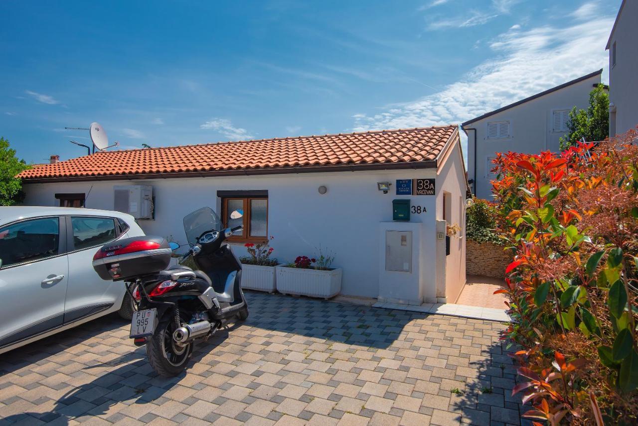 Holiday Home Jasminka Medulin Exterior foto